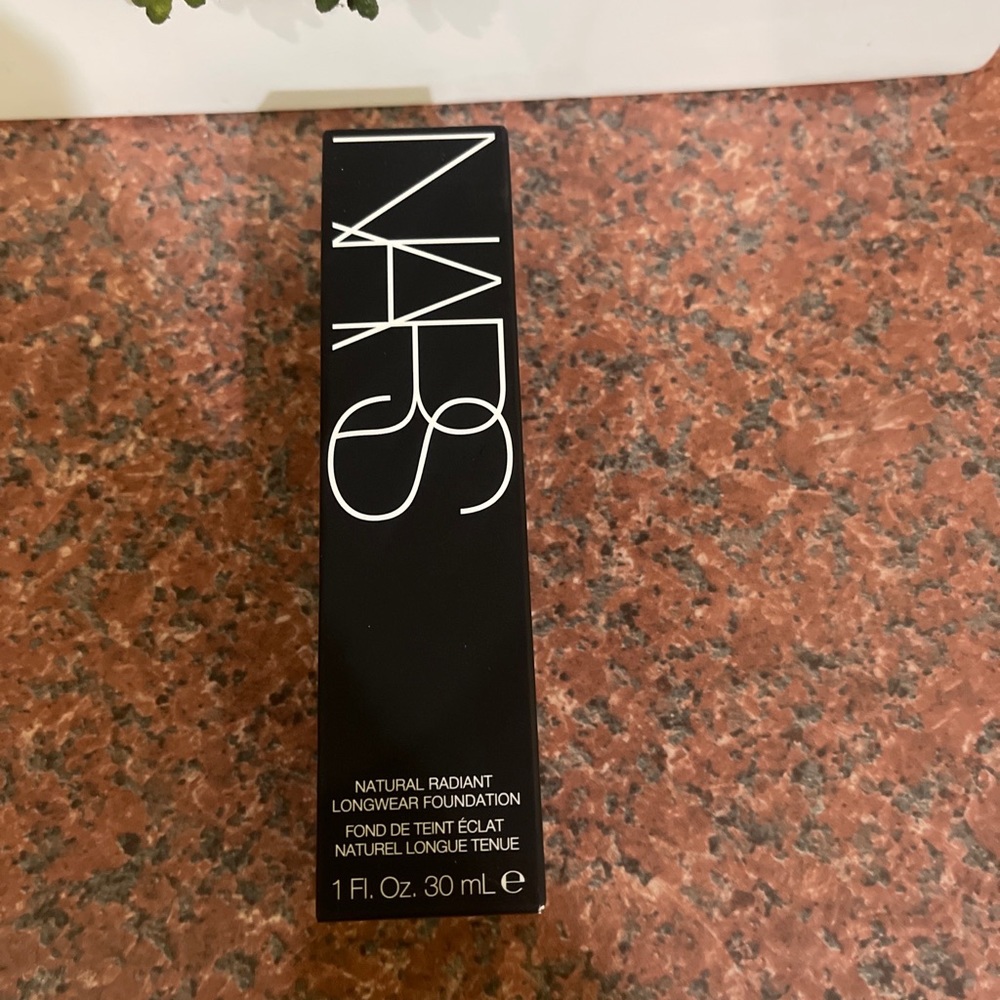 Nars Longwear Foundation 'Medium 5 Valencia 6616'1oz/30ml New In Box